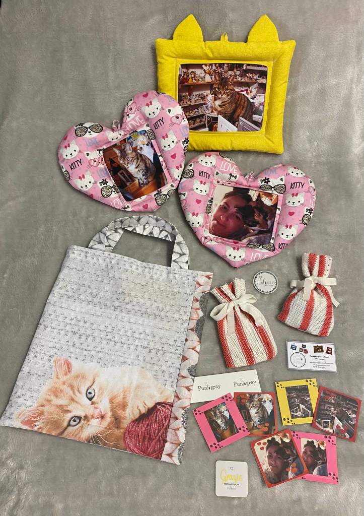 Puntogray
Puntogray Shop
Carlina
Miss Romina
portafoto in tessuto
fatto a manoo con amore
personalizzato