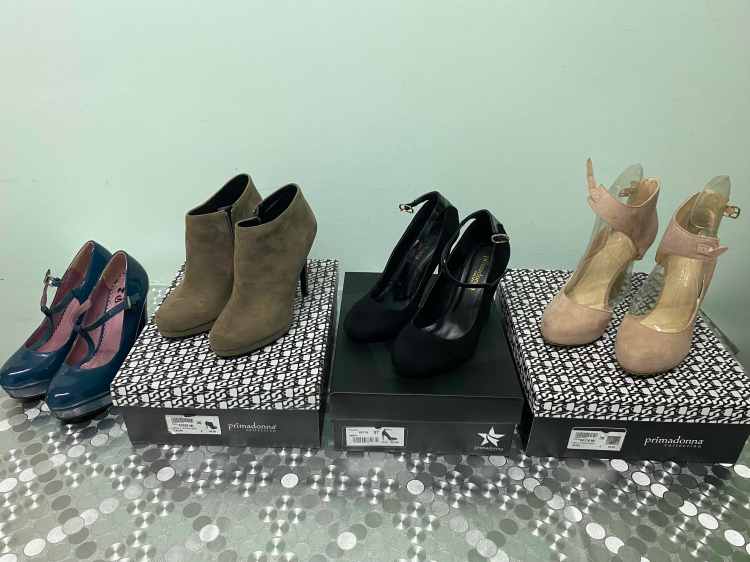 Emporio di Miss Anita
Nice Girl 37 verde
Primadonna collection tronchi a microfibra taupe 36
Primadonna collection nero 37
Primadonna collection décolleté a microfibra nude 36